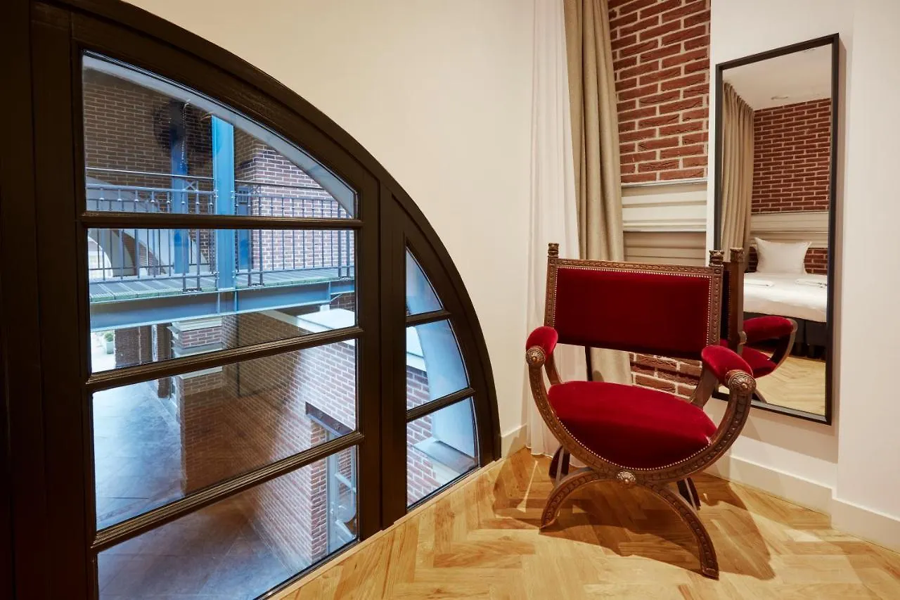 Hotel Not Hotel Amsterdam 3*,