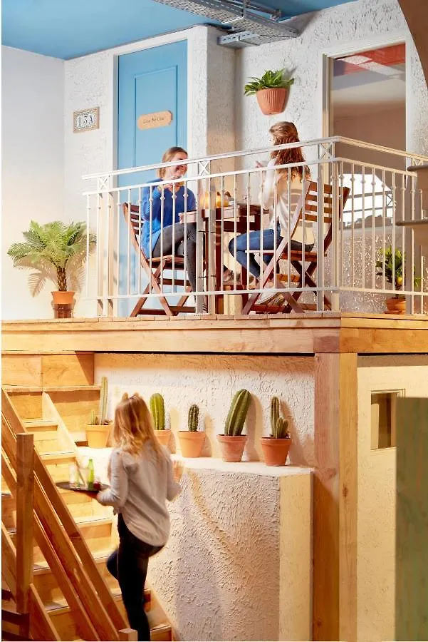 Hotel Not Hotel אמסטרדם 3*,  הולנד